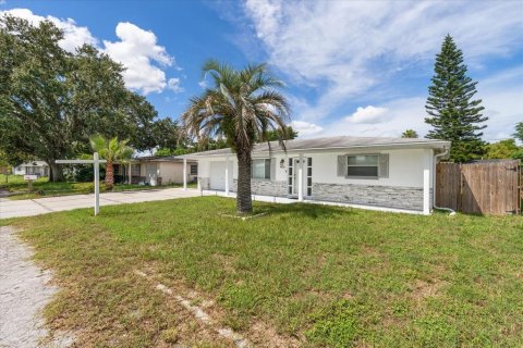 House in Holiday, Florida 2 bedrooms, 88.81 sq.m. № 1907581 - photo 5
