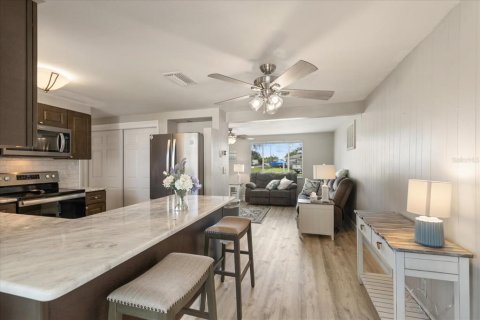 House in Holiday, Florida 2 bedrooms, 88.81 sq.m. № 1907581 - photo 14