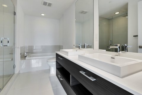 Condominio en venta en Miami, Florida, 2 dormitorios, 97.36 m2 № 2007979 - foto 15