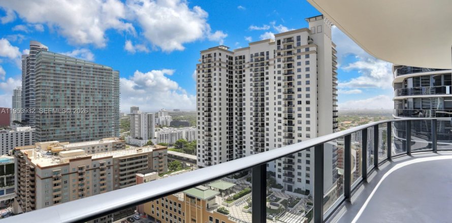 Condominio en Miami, Florida, 2 dormitorios  № 2007979