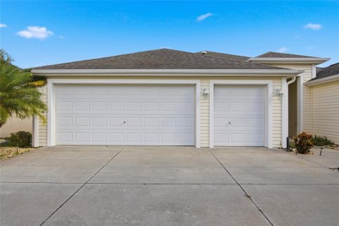 House in The Villages, Florida 3 bedrooms, 174.19 sq.m. № 2142802 - photo 30