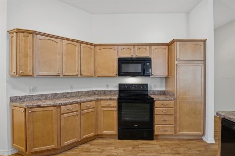 House in The Villages, Florida 3 bedrooms, 174.19 sq.m. № 2142802 - photo 13