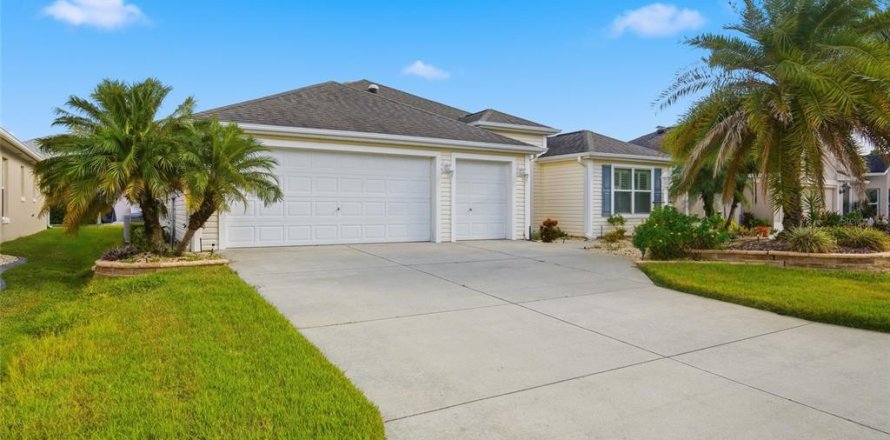 House in The Villages, Florida 3 bedrooms, 174.19 sq.m. № 2142802
