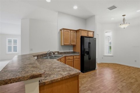 House in The Villages, Florida 3 bedrooms, 174.19 sq.m. № 2142802 - photo 11