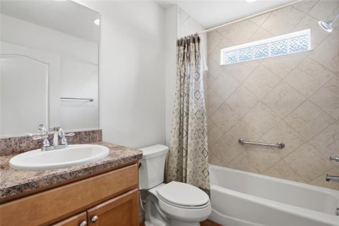House in The Villages, Florida 3 bedrooms, 174.19 sq.m. № 2142802 - photo 23