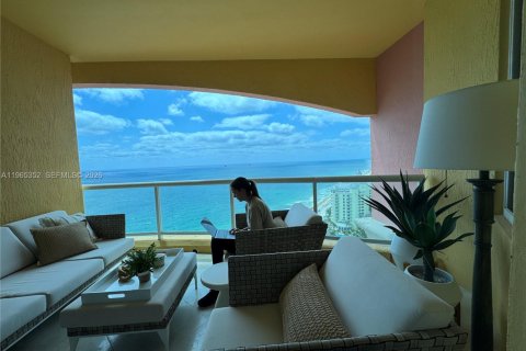Condo in Fort Lauderdale, Florida, 3 bedrooms  № 2081199 - photo 7