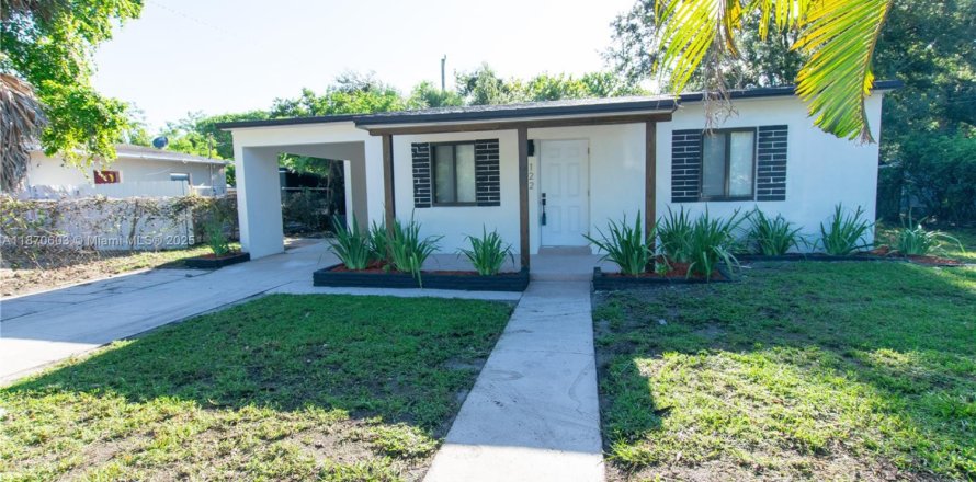 House in Fort Lauderdale, Florida 3 bedrooms, 100.33 sq.m. № 1895823