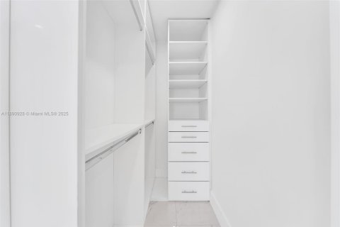 Купить виллу или дом в Хайалиа, Флорида 4 спальни, 137.77м2, № 1950933 - фото 27