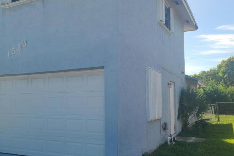 Casa en venta en West Palm Beach, Florida, 5 dormitorios, 186.73 m2 № 2244586 - foto 2
