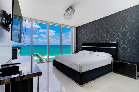 Copropriété à louer à Sunny Isles Beach, Floride: 2 chambres, 148.83 m2 № 4383 - photo 1