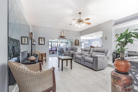 Villa ou maison à vendre à San Antonio, Floride: 3 chambres, 146.69 m2 № 2415390 - photo 7