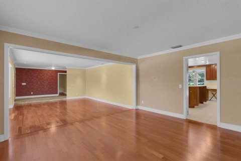 House in Longwood, Florida 5 bedrooms, 328.04 sq.m. № 1785119 - photo 12