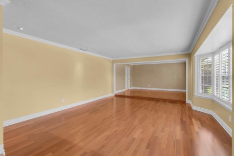 House in Longwood, Florida 5 bedrooms, 328.04 sq.m. № 1785119 - photo 10
