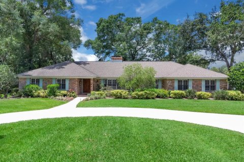 House in Longwood, Florida 5 bedrooms, 328.04 sq.m. № 1785119 - photo 1