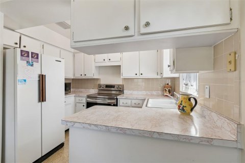 Casa en venta en Spring Hill, Florida, 2 dormitorios, 107.86 m2 № 2212021 - foto 11