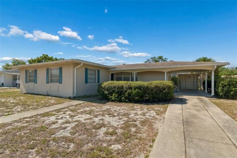 Villa ou maison à Spring Hill, Floride 2 chambres, 107.86 m2 № 2212021