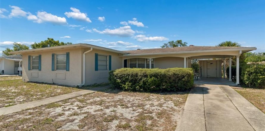 Casa en Spring Hill, Florida 2 dormitorios, 107.86 m2 № 2212021