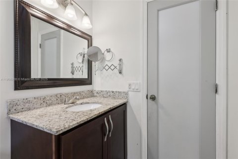 Villa ou maison à vendre à Palmetto Bay, Floride: 3 chambres, 175.77 m2 № 1956986 - photo 29