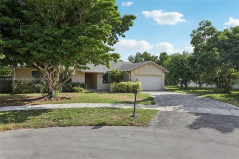 Villa ou maison à vendre à Palmetto Bay, Floride: 3 chambres, 175.77 m2 № 1956986 - photo 3