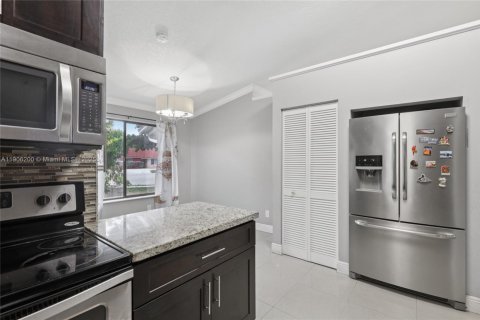 Villa ou maison à vendre à Palmetto Bay, Floride: 3 chambres, 175.77 m2 № 1956986 - photo 21