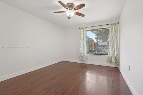 Villa ou maison à vendre à Palmetto Bay, Floride: 3 chambres, 175.77 m2 № 1956986 - photo 30