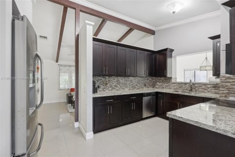 Villa ou maison à vendre à Palmetto Bay, Floride: 3 chambres, 175.77 m2 № 1956986 - photo 19