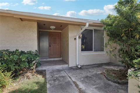 Villa ou maison à vendre à Palmetto Bay, Floride: 3 chambres, 175.77 m2 № 1956986 - photo 5