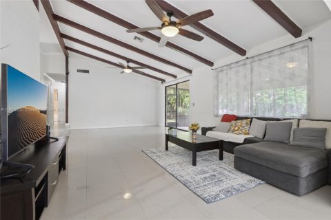 Villa ou maison à vendre à Palmetto Bay, Floride: 3 chambres, 175.77 m2 № 1956986 - photo 12