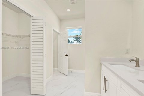 Casa en venta en Lehigh Acres, Florida, 3 dormitorios № 1924224 - foto 28