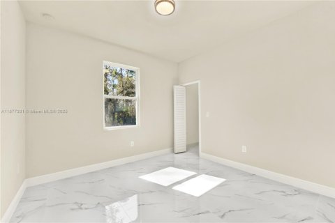 Casa en venta en Lehigh Acres, Florida, 3 dormitorios № 1924224 - foto 16