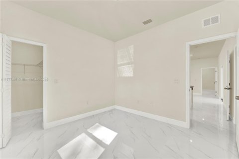 Casa en venta en Lehigh Acres, Florida, 3 dormitorios № 1924224 - foto 17