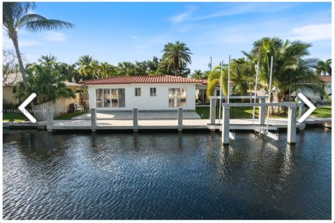 House in Wilton Manors, Florida 3 bedrooms, 150.87 sq.m. № 1787021 - photo 3