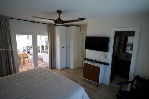 House in Wilton Manors, Florida 3 bedrooms, 150.87 sq.m. № 1787021 - photo 5