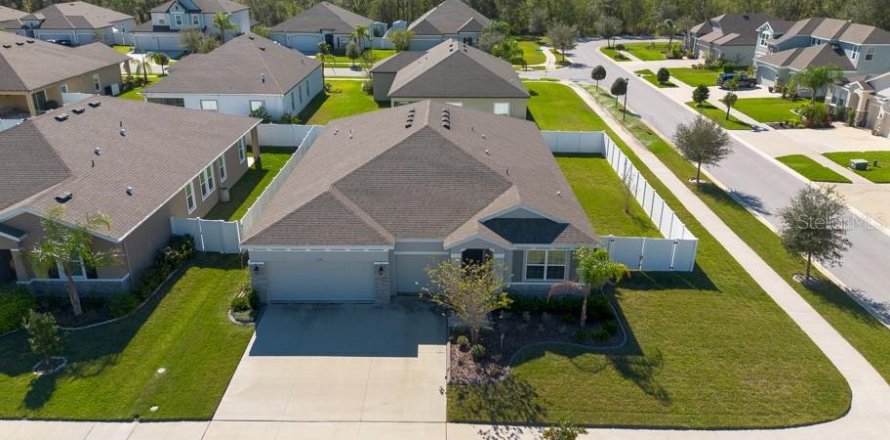 House in Riverview, Florida 4 bedrooms, 259.94 sq.m. № 1723224