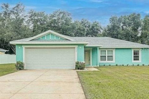 Casa en Citrus Springs, Florida 3 dormitorios, 135.54 m2 № 2108239