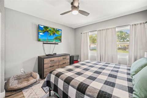 House in Saint Petersburg, Florida 3 bedrooms, 109.25 sq.m. № 1855600 - photo 18