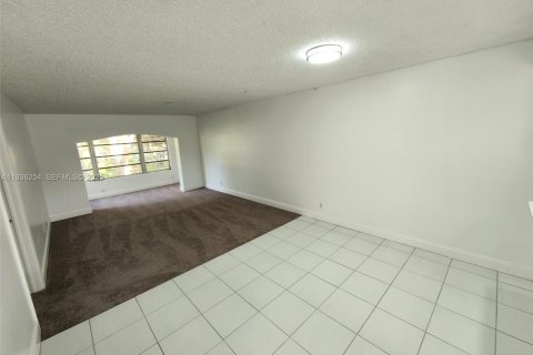 Condo in Margate, Florida, 2 bedrooms  № 1994305 - photo 19
