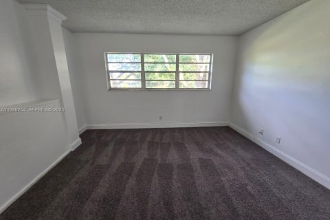 Condo in Margate, Florida, 2 bedrooms  № 1994305 - photo 22