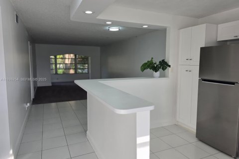 Condo in Margate, Florida, 2 bedrooms  № 1994305 - photo 6