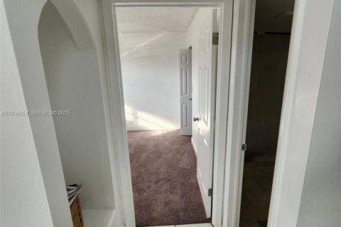 Condo in Margate, Florida, 2 bedrooms  № 1994305 - photo 15