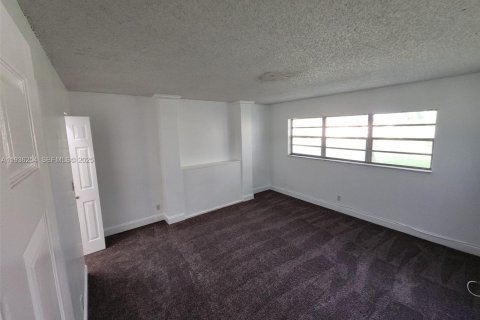Condo in Margate, Florida, 2 bedrooms  № 1994305 - photo 29