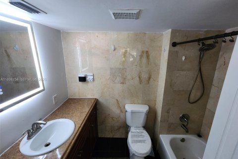 Condo in Margate, Florida, 2 bedrooms  № 1994305 - photo 25