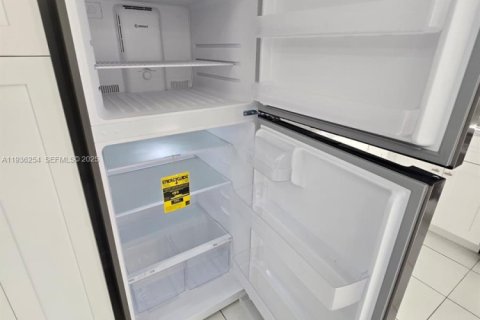 Condo in Margate, Florida, 2 bedrooms  № 1994305 - photo 14