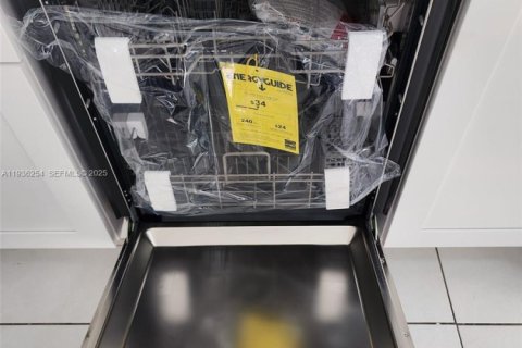 Condo in Margate, Florida, 2 bedrooms  № 1994305 - photo 11