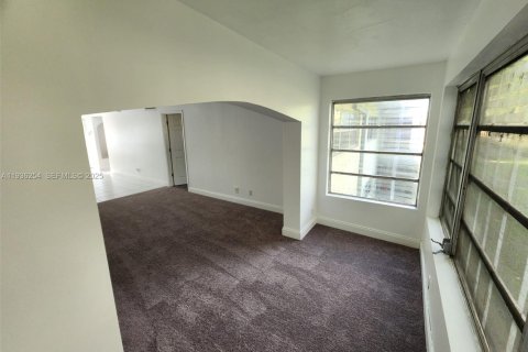 Condo in Margate, Florida, 2 bedrooms  № 1994305 - photo 21