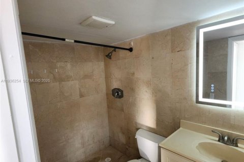 Condo in Margate, Florida, 2 bedrooms  № 1994305 - photo 16