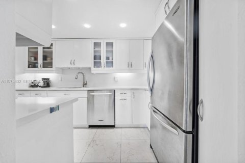 Condominio en venta en Hollywood, Florida, 2 dormitorios, 130.06 m2 № 2033143 - foto 12