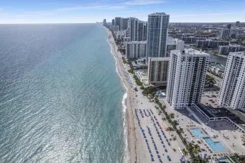 Condominio en venta en Hollywood, Florida, 2 dormitorios, 130.06 m2 № 2033143 - foto 5