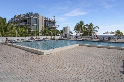 Condominio en venta en Hollywood, Florida, 2 dormitorios, 130.06 m2 № 2033143 - foto 26