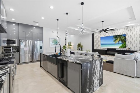 Casa en venta en North Port, Florida, 5 dormitorios, 282.33 m2 № 2339212 - foto 15